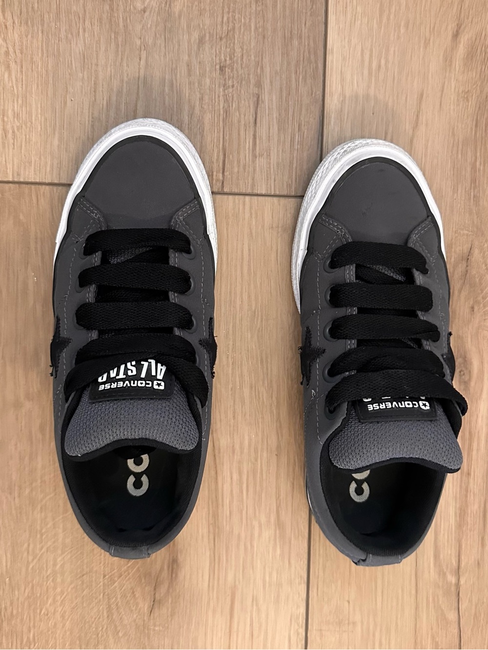 Converse Kids Low-Top Sneakers in Gray and Black